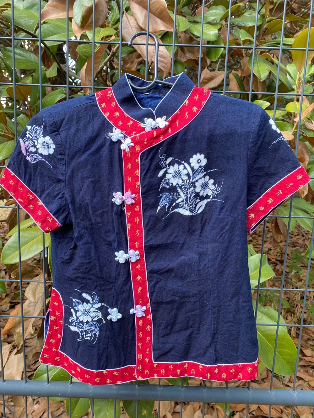 Vtg Plum Blossoms NavyBlue Red Trim Frog Closure Knot Cheongsam (Qioao) Top Sz M